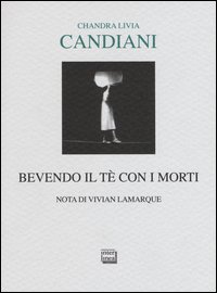 Bevendo il tè con i morti